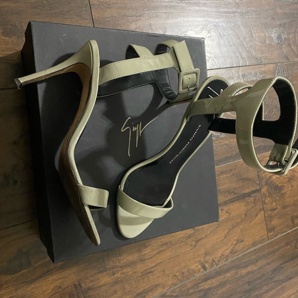 Giuseppe heels size 7